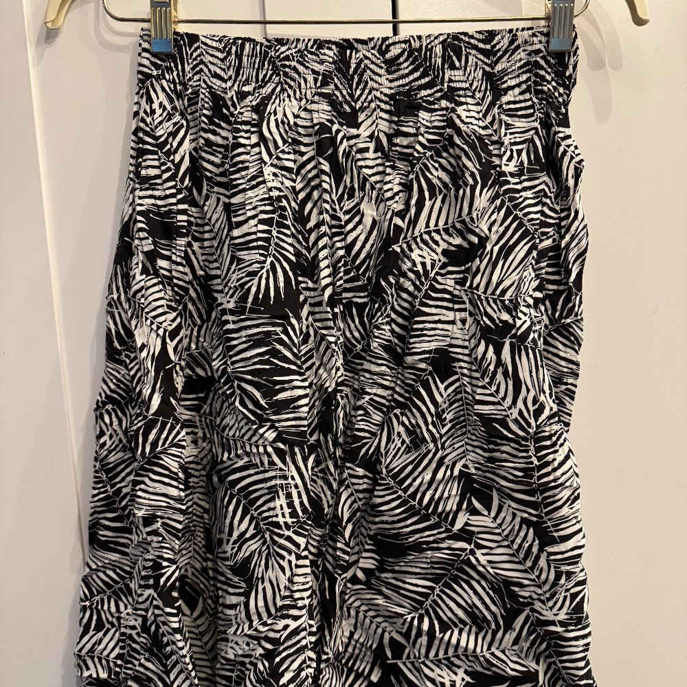 Black & White fern skirt